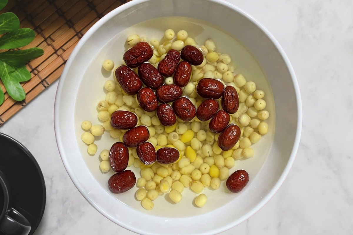 Chè Hạt Sen Táo Đỏ Bạch Quả