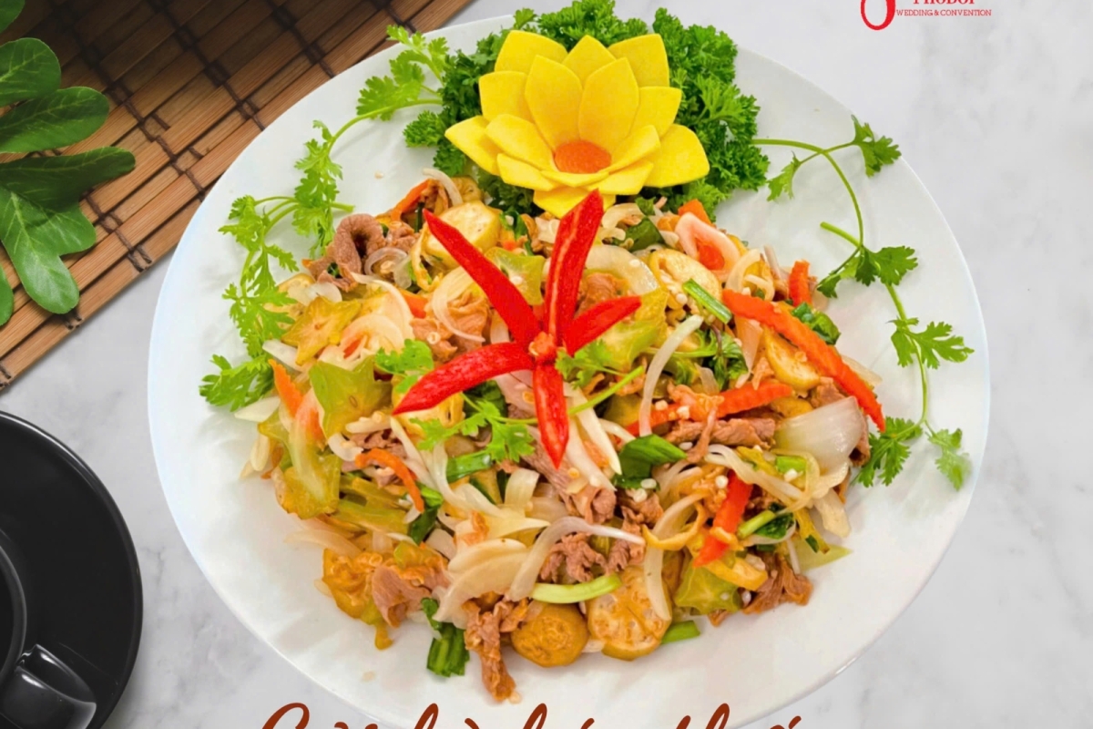 Gỏi Bò Bóp Thấu - Bánh Phồng